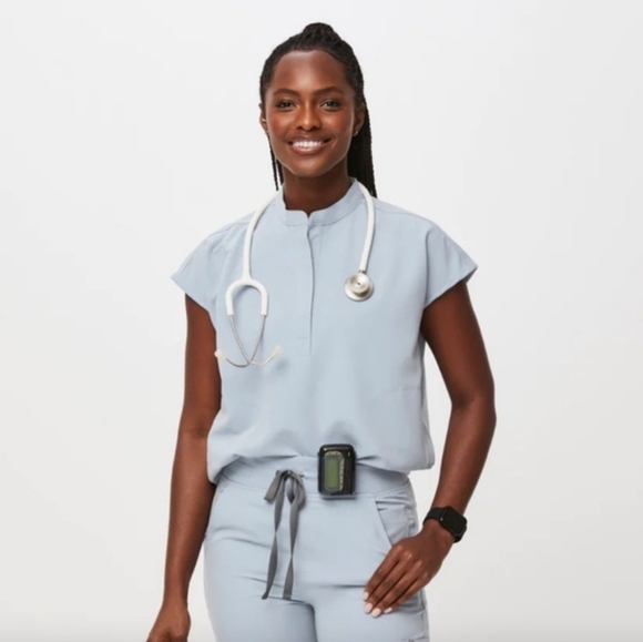 Figs Tops - Figs Rafaella Oversized Scrub Top & Zamora Jogger Uniform Pants Set S